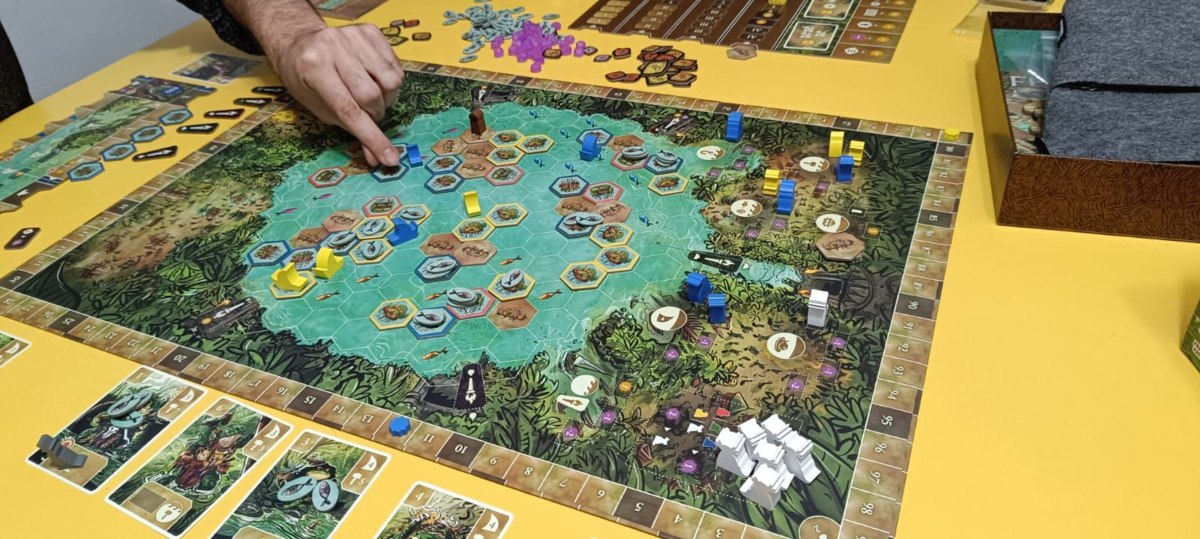 Feya's Swamp - игра про болото и его развитие