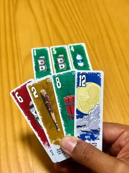 Noite Zumbi: Карточная Игра о Зомби-Выживании
