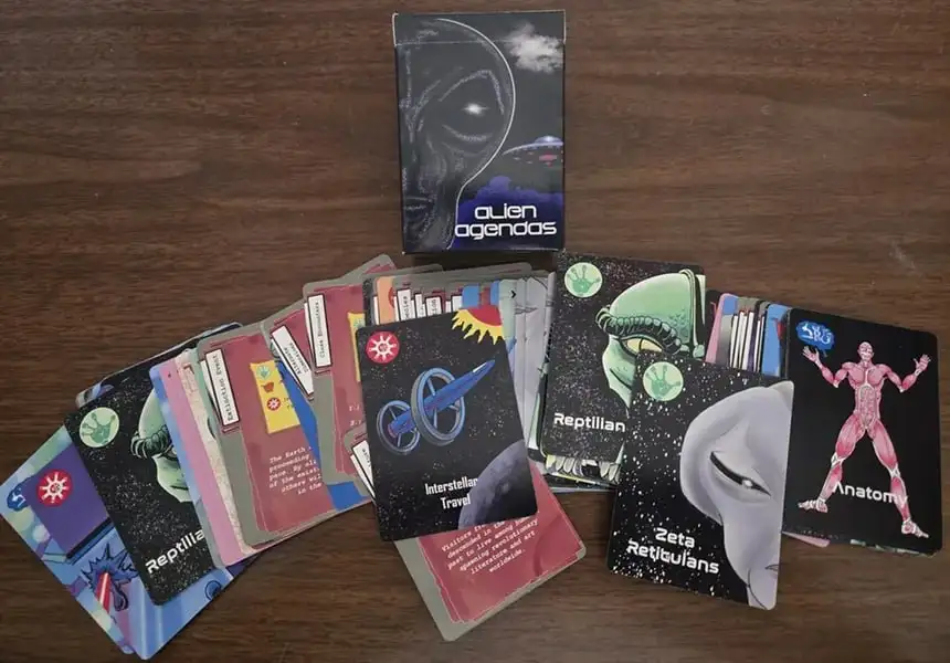 Карта к звёздам: Игра Alien Agendas для всей семьи
